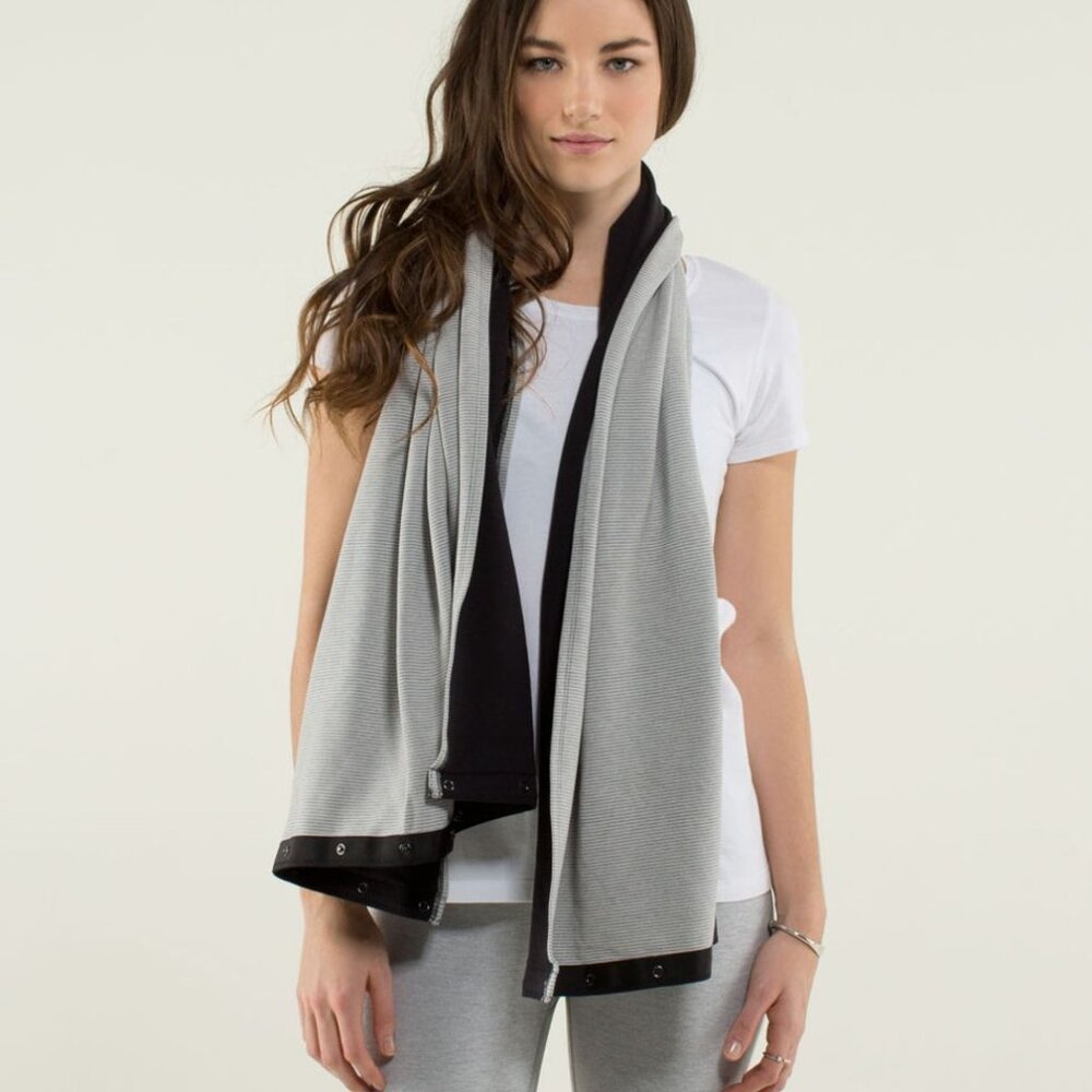 Lululemon Vinyasa Scarf *Rulu Black / Tonka Stripe Heathered Light Grey Heathere